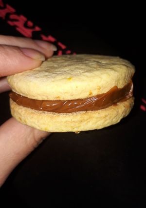 Una foto de Alfajores de maicena sabor naranja
