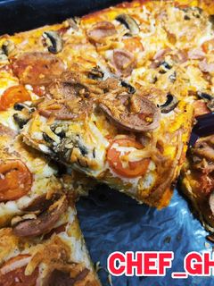 عکسی از دستور پیتزا پپرونی