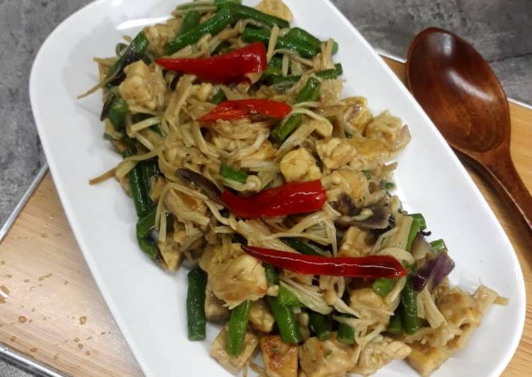 Tumis Kacang Panjang, Tempe, & Jamur Inoki