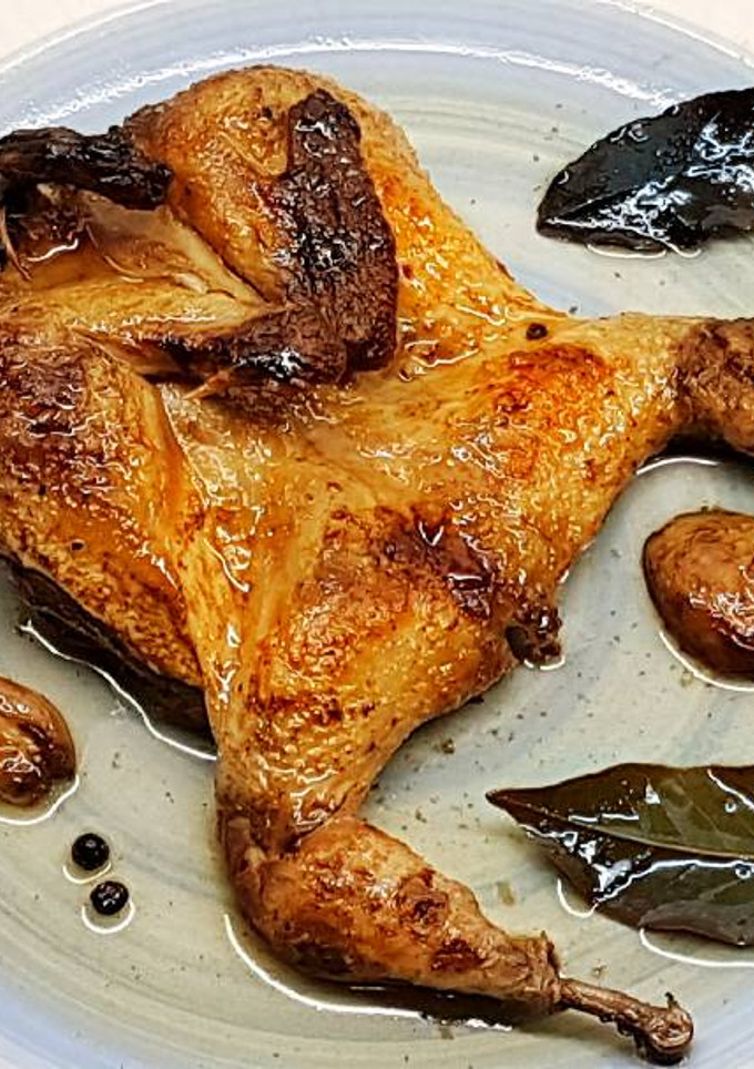 Una foto de Codornices escabechadas en olla de cocción lenta Crock pot