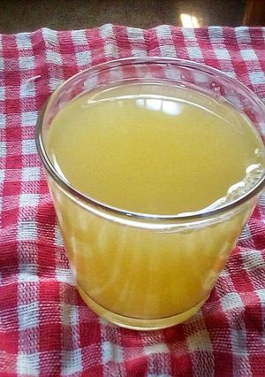 A picture of Orange and ginger juice.