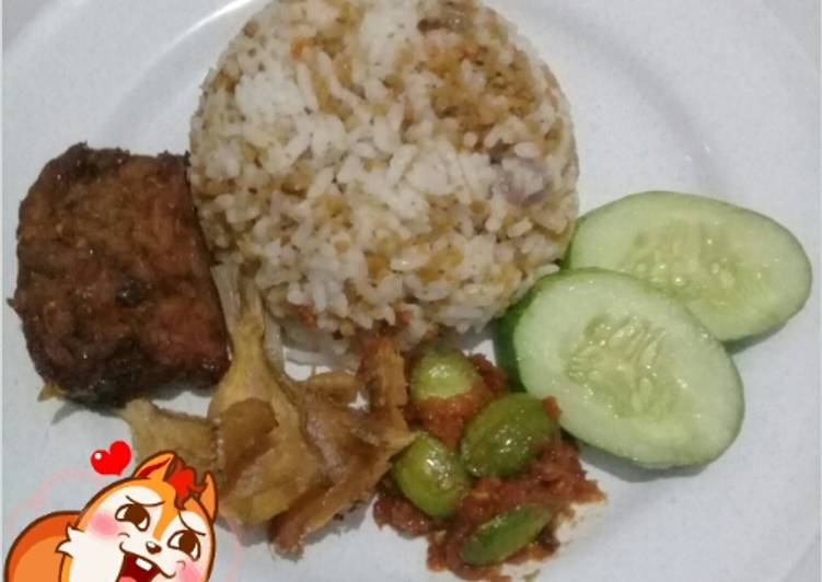 Nasi Tutug Oncom