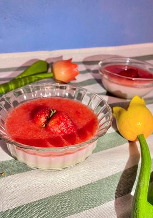 รูปของ พุดดิ้งสตรอว์เบอร์รีนมสด 🍓🍮