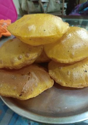 A picture of Masala puri.