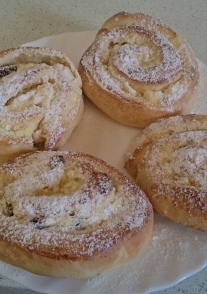 Pudingos túrós csiga recept fotója