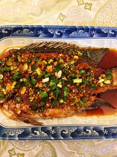 簡單的蒜蓉醬汁魚 的食譜成品照片