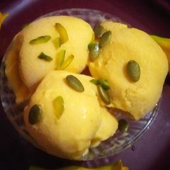 A picture of Mango Ice-cream.