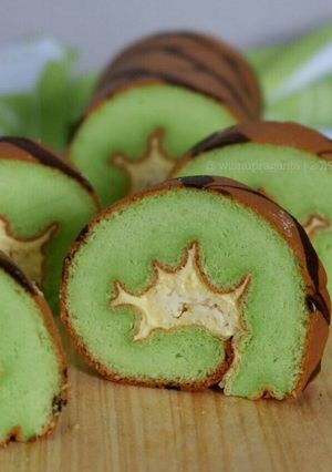 Foto resep Bolu Gulung Pandan Ekonomis