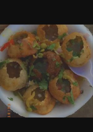 A picture of Panipuri.