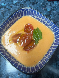 Una foto de Crema griega de tomate y yogur con Thermomix