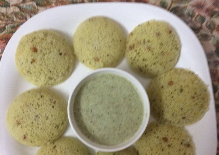 Steps to Make Award-winning Soft delicious rava iddli