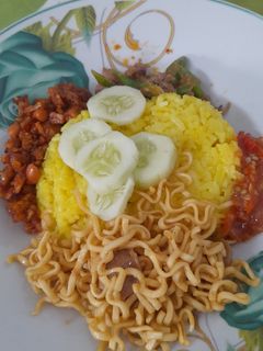 Foto resep Nasi Kuning Rice Cooker