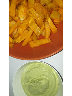 Una foto de 🥑Salsa de aguacate con babata frita