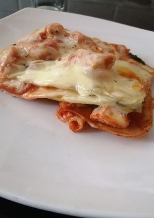 Una foto de Lasaña de pollo con crema de espinaca