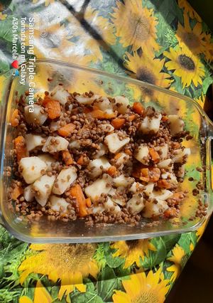 Una foto de Ensalada de papas y lentejas con zanahoria 😋