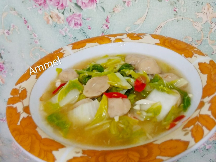 Bagaimana Membuat Tumis sawi putih bakso yang Enak Banget