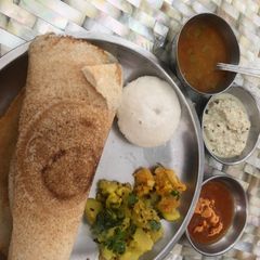 A picture of Dosa and Idli.