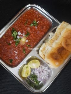 पावभाजी (Pavbhaji Recipe In Marathi) रेसिपी चे मुख्य फोटो