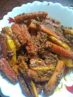 गाजर, मूली का इंस्टेंट अचार (Gajar mooli ka instant achar recipe in hindi) रेसिपी मुख्य फोटो