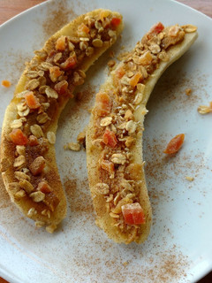 Una foto de Desayuno rápido: banana con manteca de maní y más