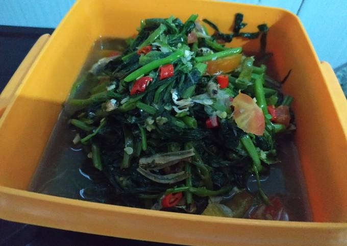Bagaimana Menyiapkan 78. Tumis Kangkung Pedas yang Enak Banget