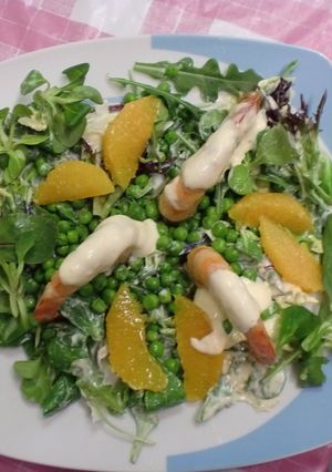 Foto principal de Ensalada con langostinos y mahonesa de naranja