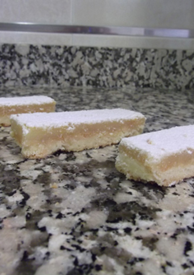 Una foto de Lemon bars
