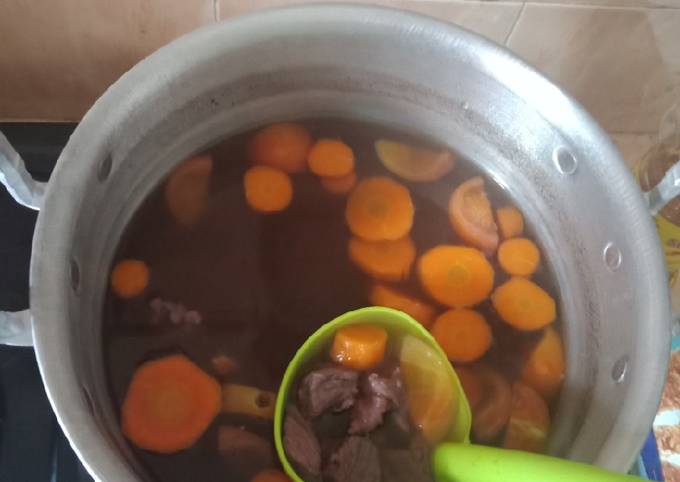 Bagaimana Membuat Sop Daging Kacang Merah yang Enak Banget