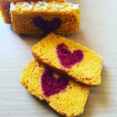 A picture of Surprise heart cake.