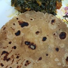 A picture of Chaula bhaji and jau roti.