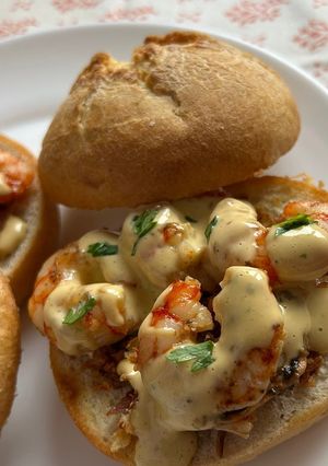 Una foto de Entrepanets de gambes amb all i julivert ☘️🦐🧄