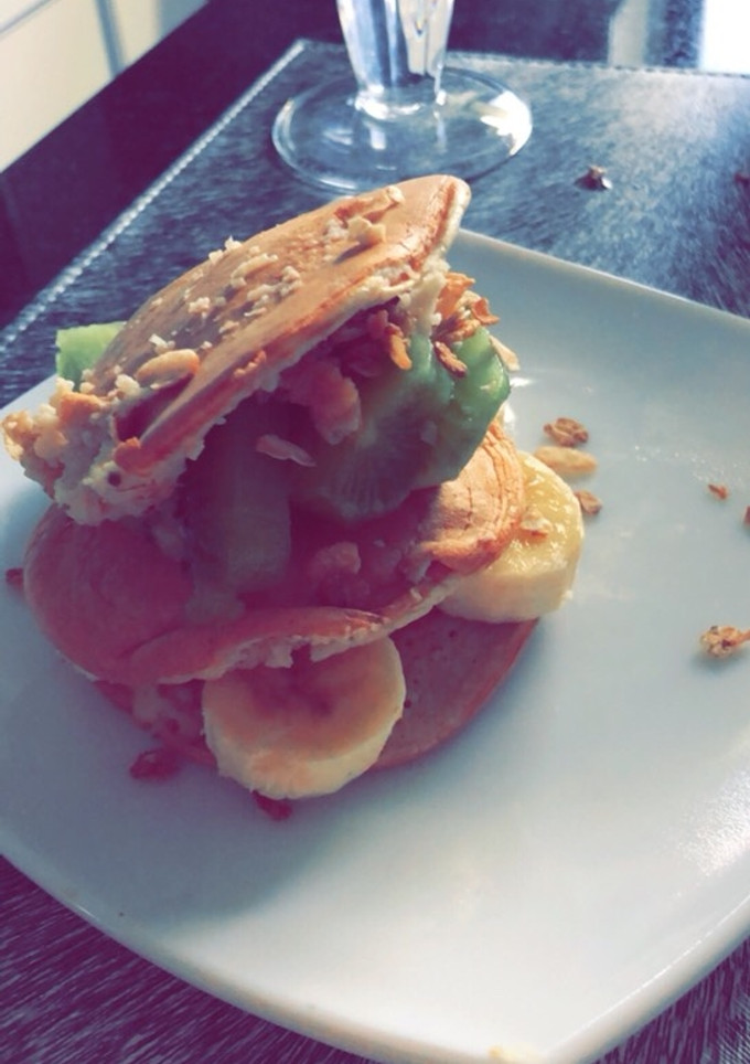 Una foto de Panqueques de yogurt y avena saludables