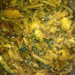 A picture of Gourd leaf and mix veg stir fry.