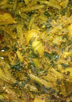 A picture of Gourd leaf and mix veg stir fry.