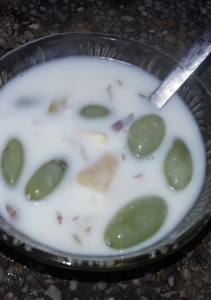 A picture of Fruit custard.