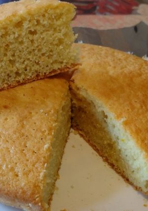 Una foto de Tortita simple 🍰 y económica 🍊🧉💜