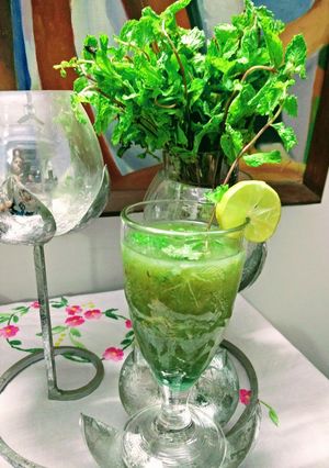 आम पन्ना मोहितो (Aam panna mojito recipe in Hindi) रेसिपी मुख्य फोटो