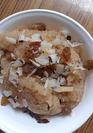 सूजी का हलवा (suji ka halwa recipe in hindi) रेसिपी मुख्य फोटो