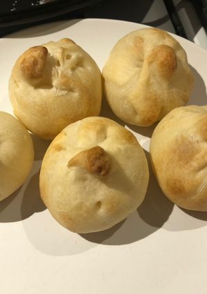 Una foto de Knishes de papa, fáciles y prácticos a los chicos les encanta!!