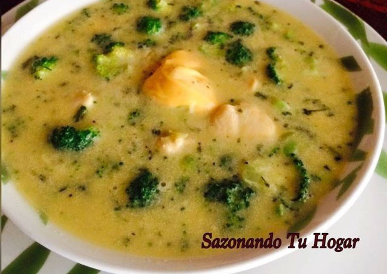 Sopa cremosa de brócoli con pollo 💖