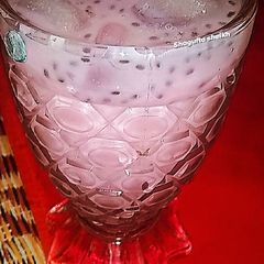 Doodh Rooh afza drink A picture of Doodh Rooh afza drink.