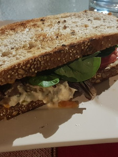 Una foto de Sándwich de no-atún veggie
