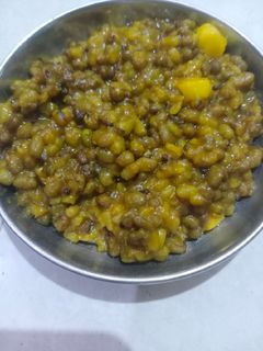 મગ રેસીપી મુખ્ય ફોટો