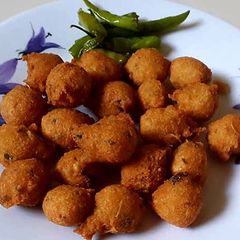 Moong vada A picture of Moong vada.