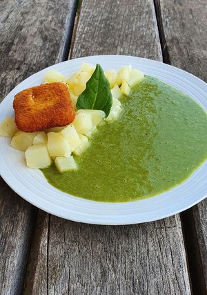 Spenót főzelék burgonyával sűrítve recept fotója