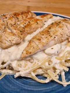 Una foto de Chicken Alfredo