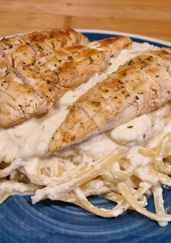 Una foto de Chicken Alfredo