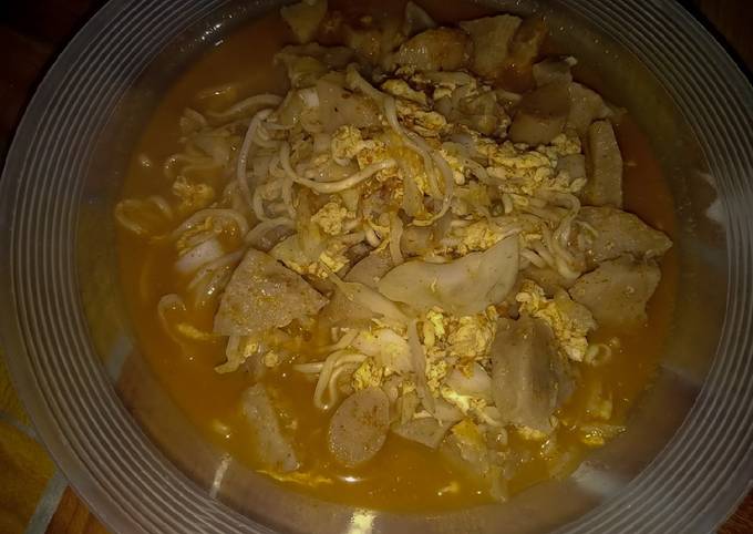 Seblak MiSoBa (Mie+Sosis+Bakso)