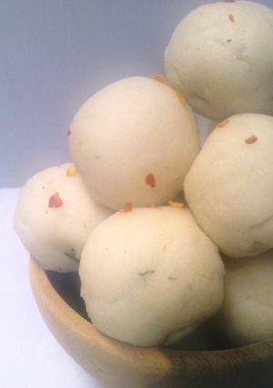 A picture of Ugali Stuffed Energy Balls.