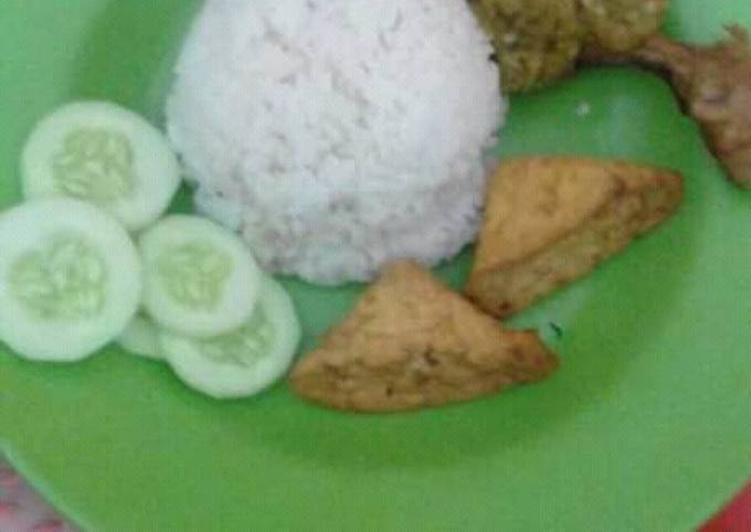 Ayam penyet sambal ijo